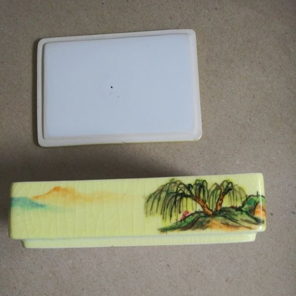 Vintage Hand Painted Made In Taiwan Trinket Box - Picture 3 of 7